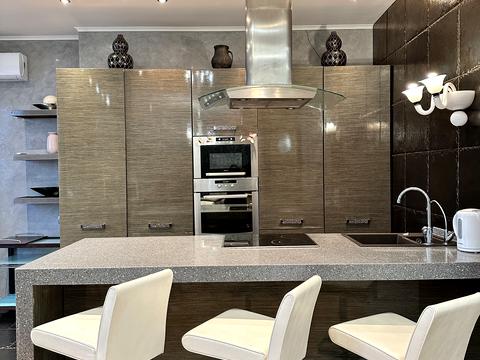 квартира за адресою Літературна вул., 1а