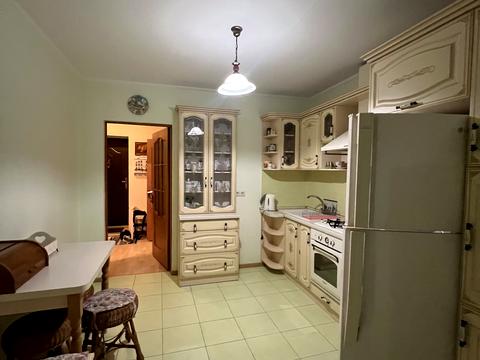 квартира за адресою Крайна вул., 1Б