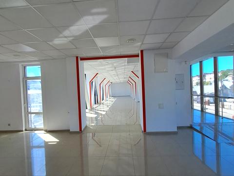 комерційна за адресою Торговиця вул., 9