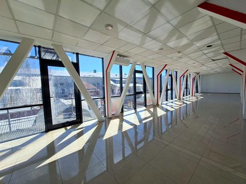 комерційна за адресою Торговиця вул., 9