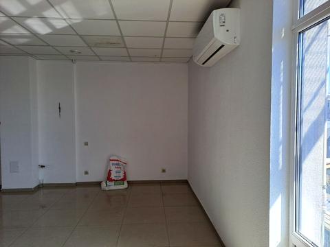 комерційна за адресою Торговиця вул., 9