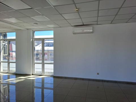 комерційна за адресою Торговиця вул., 9