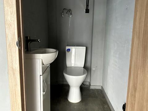 комерційна за адресою Університетська вул., 1п