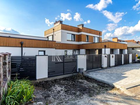 будинок за адресою с. Бобриця, Зелена