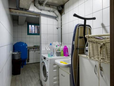 будинок за адресою Локомотивна вул., 42-Б