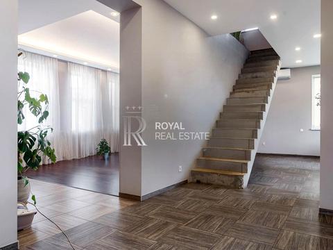 будинок за адресою Центральна вул.