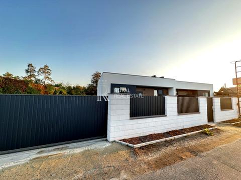 дом по адресу Жовтнева