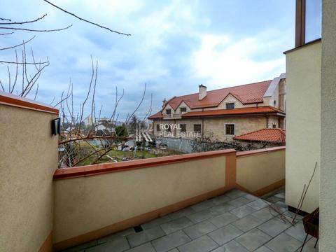 будинок за адресою Товарна вул., 24-Б