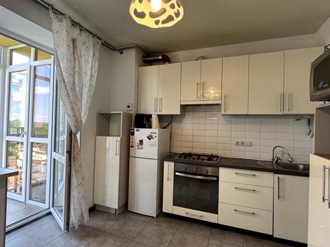 квартира за адресою Українська вул., 83-Б