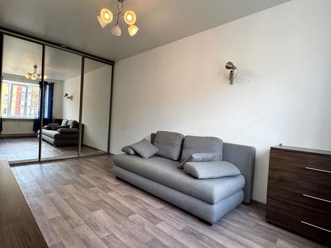 квартира за адресою Українська вул., 83-Б