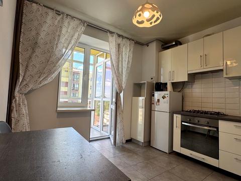 квартира за адресою Українська вул., 83-Б