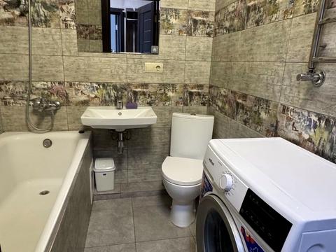 квартира за адресою Українська вул., 83-Б