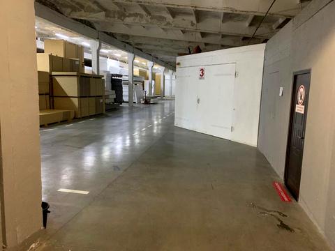 комерційна за адресою Миру, 1