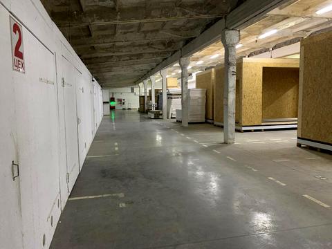 комерційна за адресою Миру, 1