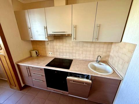 квартира за адресою Ревуцького вул., 21