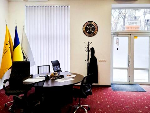 комерційна за адресою Залізнична вул., 49