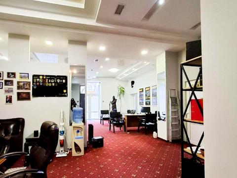 комерційна за адресою Залізнична вул., 49