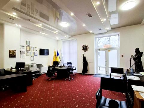 комерційна за адресою Залізнична вул., 49