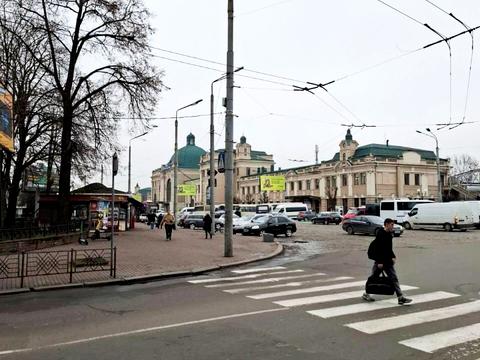 комерційна за адресою Залізнична вул., 49