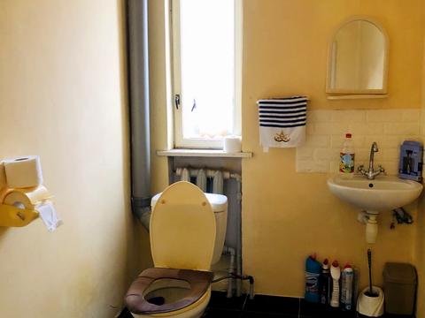 будинок за адресою Добролюбова вул.