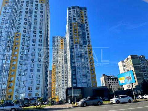 комерційна за адресою Вишняківська вул., 4