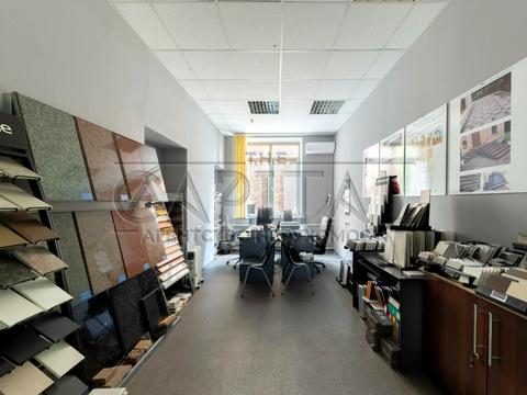 комерційна за адресою Євгена Коновальця вул. (Щорса), 31