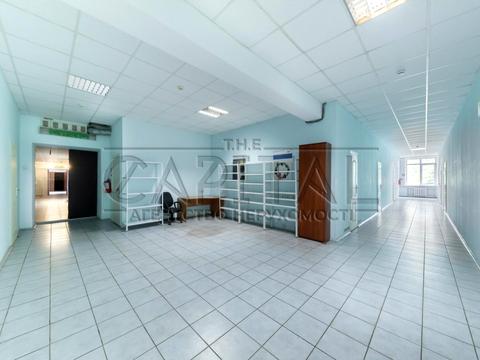 комерційна за адресою Євгена Коновальця вул. (Щорса), 31