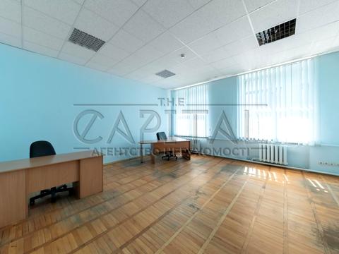 комерційна за адресою Євгена Коновальця вул. (Щорса), 31