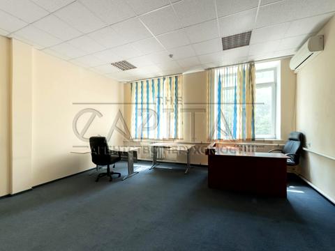 комерційна за адресою Євгена Коновальця вул. (Щорса), 31