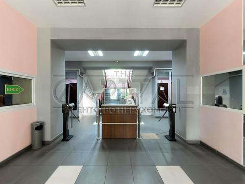 комерційна за адресою Євгена Коновальця вул. (Щорса), 31