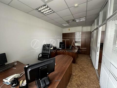 комерційна за адресою Кудрявський узвіз, 7