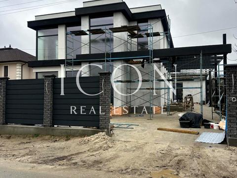 будинок за адресою Квітнева вул.