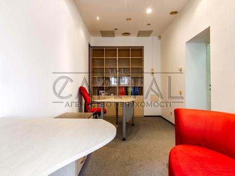 комерційна за адресою Левка Лук'яненка вул. (Маршала Тимошенка), 29