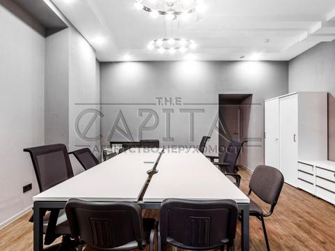 комерційна за адресою Воздвиженська вул., 43