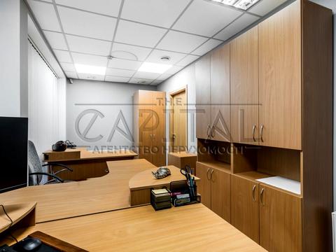 комерційна за адресою Воздвиженська вул., 43