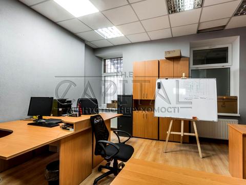 комерційна за адресою Воздвиженська вул., 43