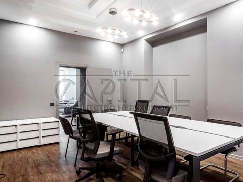 комерційна за адресою Воздвиженська вул., 43