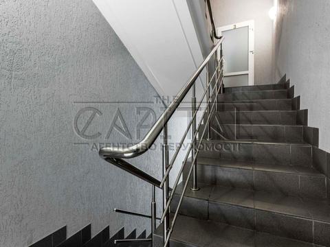 комерційна за адресою Воздвиженська вул., 43