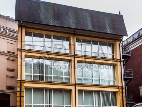 комерційна за адресою Воздвиженська вул., 43