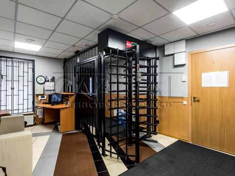 комерційна за адресою Воздвиженська вул., 43