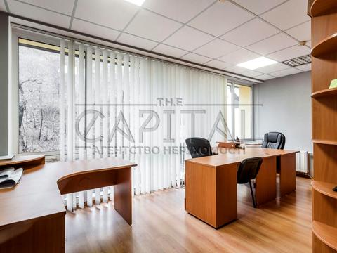 комерційна за адресою Воздвиженська вул., 43