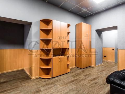 комерційна за адресою Воздвиженська вул., 43