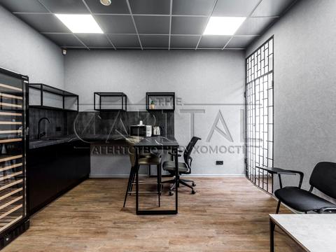 комерційна за адресою Воздвиженська вул., 43