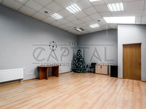 комерційна за адресою Воздвиженська вул., 43