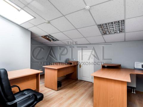 комерційна за адресою Воздвиженська вул., 43