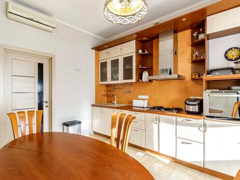 квартира за адресою Богдана Хмельницького вул., 82