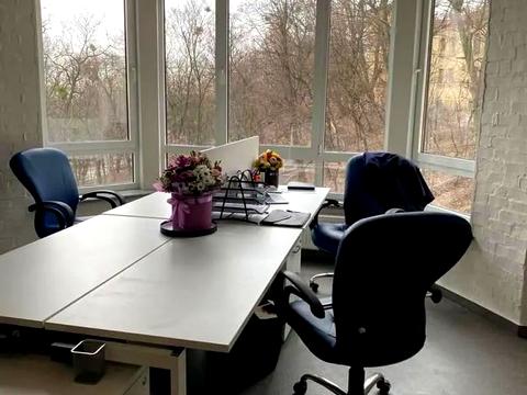 комерційна за адресою Михайла Грушевського вул., 9-Б