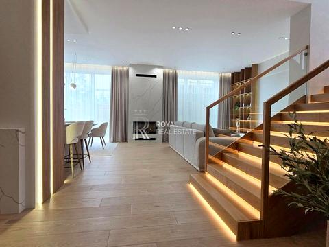 будинок за адресою Квітнева вул.