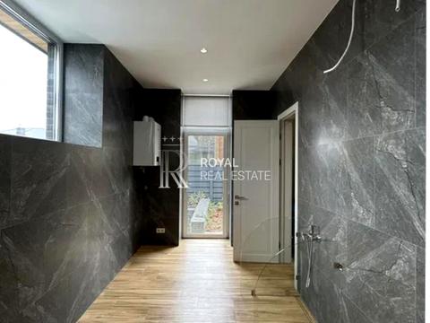 будинок за адресою Квітнева вул.