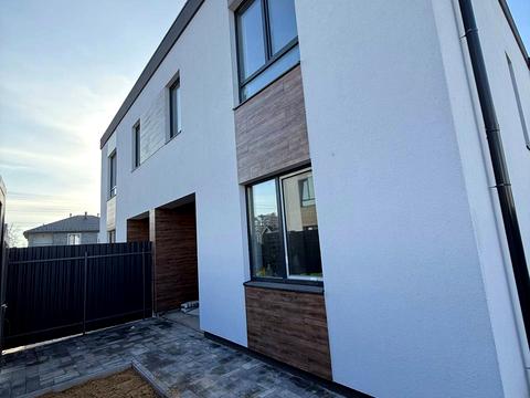 будинок за адресою Михайла Булгакова вул.